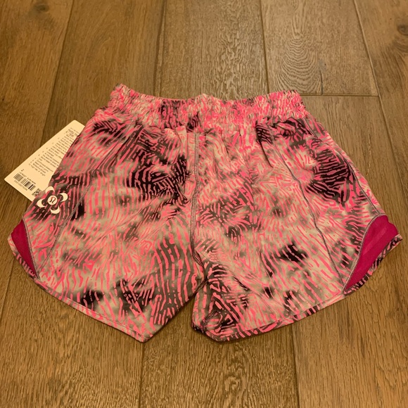 Lululemon Seawheeze After Dusk Reflective Ripened Raspberry Hotty hot shorts - Picture 5 of 8